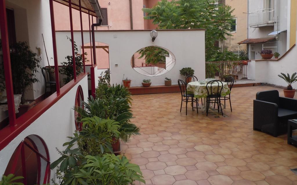 Bed and Breakfast La Crisalide Formia Exterior foto